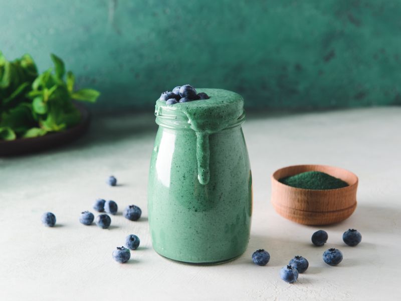 Comment utiliser la spiruline en poudre au quotidien ?